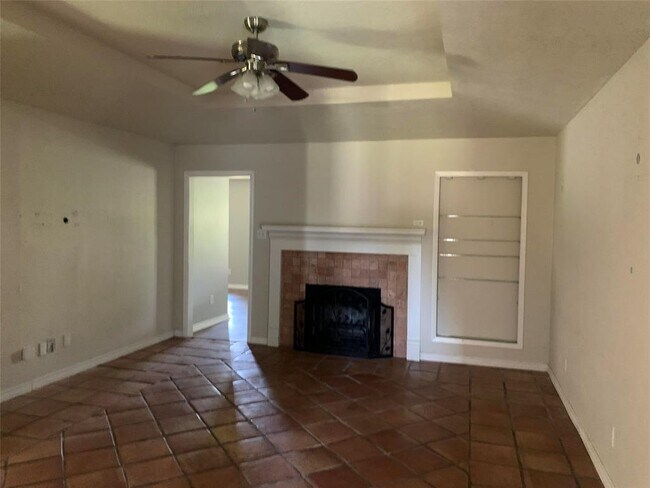 Foto del edificio - 1067 Meadowridge Dr
