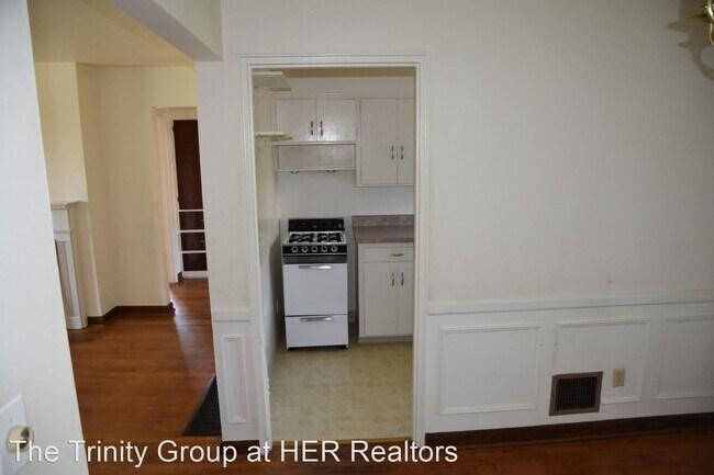 Building Photo - 2098 Ridgeview Rd