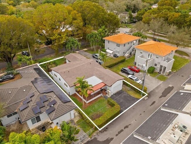Foto del edificio - 535 Almeria Ave