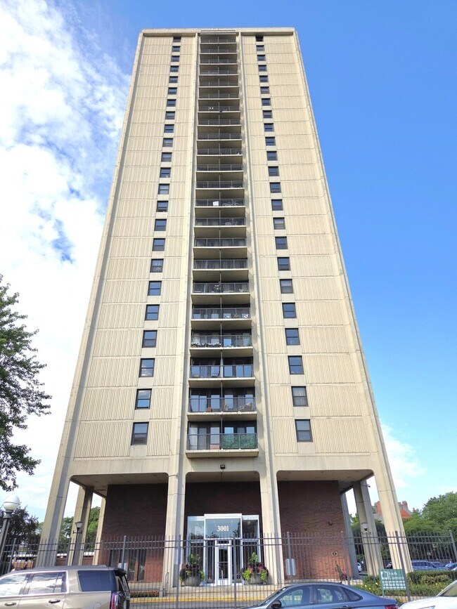 Building Photo - 3001 S Michigan Ave