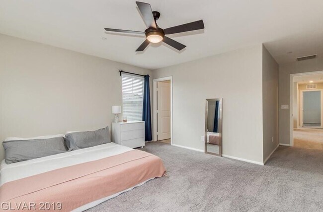 Building Photo - 2883 Cabrillo Terrace St