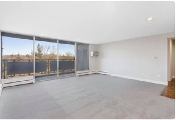 Building Photo - 1 Stonehill Dr