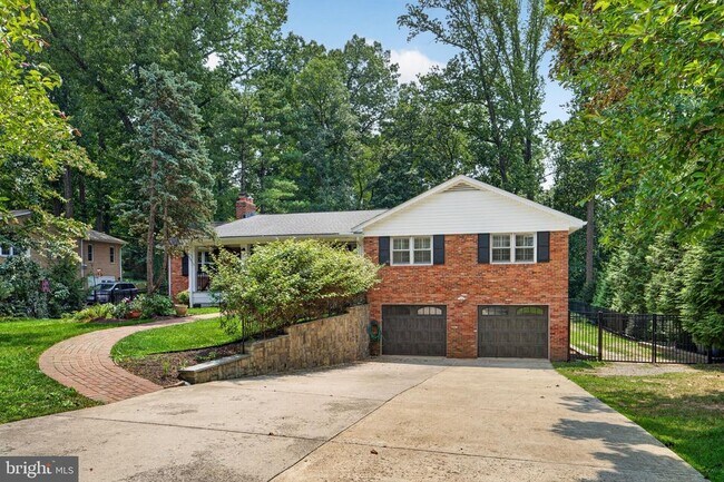 Foto del edificio - 6443 Walters Woods Dr