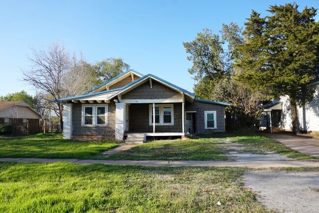 Building Photo - 209 E Oklahoma Ave