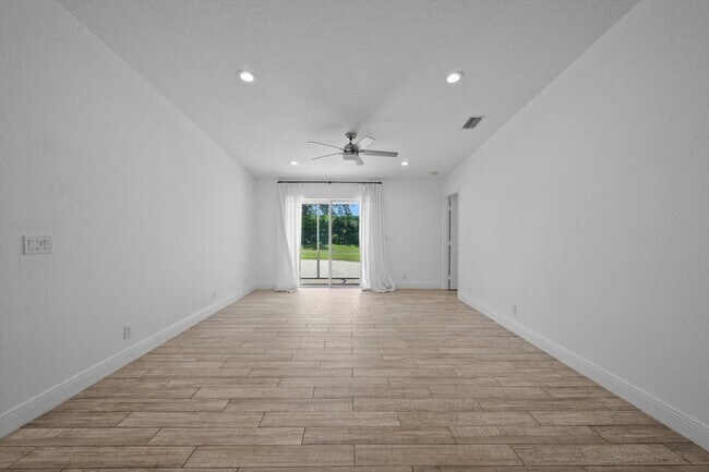 Foto del edificio - 3800 Miramontes Cir