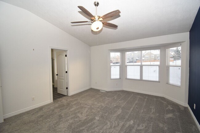 Foto del edificio - 3 Bedroom 3 Bath Townhome in Sun Crest!!!