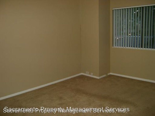 Foto del edificio - 528 Woodside Oaks
