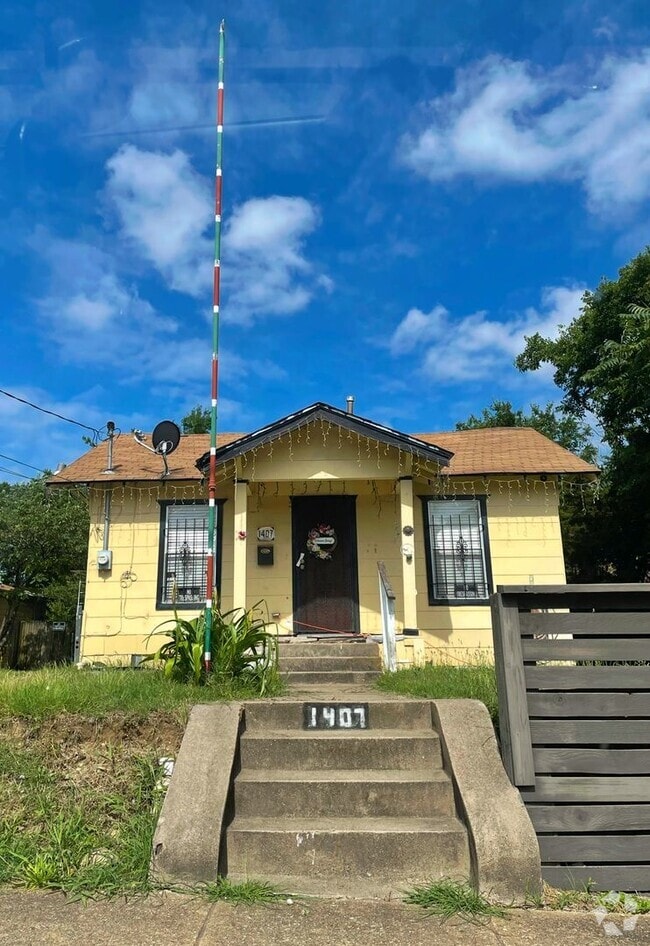 Building Photo - 1407 S Denley Dr