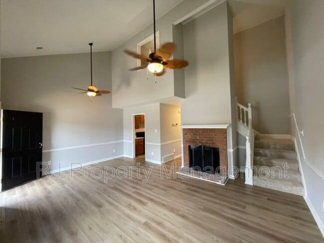 Building Photo - 6913 Snyder Rd
