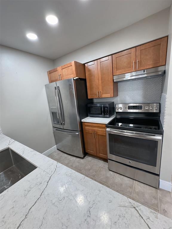 Building Photo - 1202 Northlake Dr