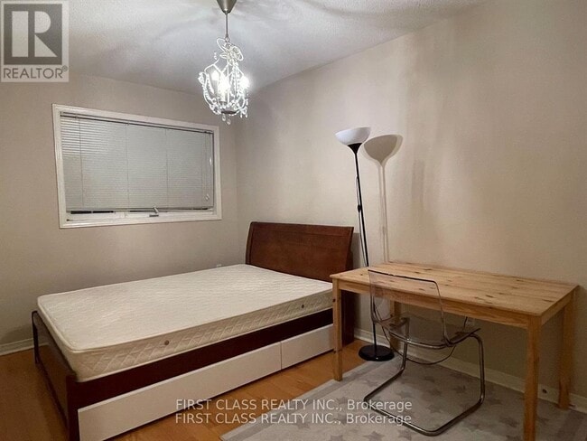 Building Photo - 157 Selkirk Dr