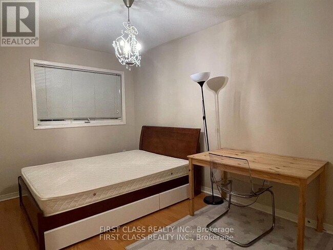 Photo du bâtiment - 157 Selkirk Dr