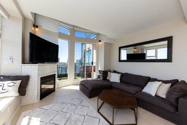 Building Photo - 507-909 Mainland St