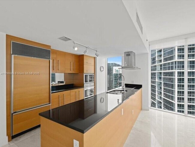 Foto del edificio - 495 Brickell Ave