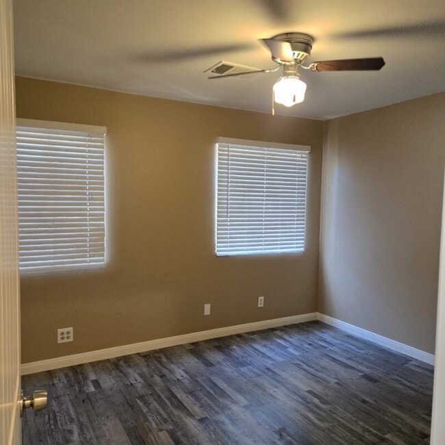 Foto del edificio - 13227 Raven St