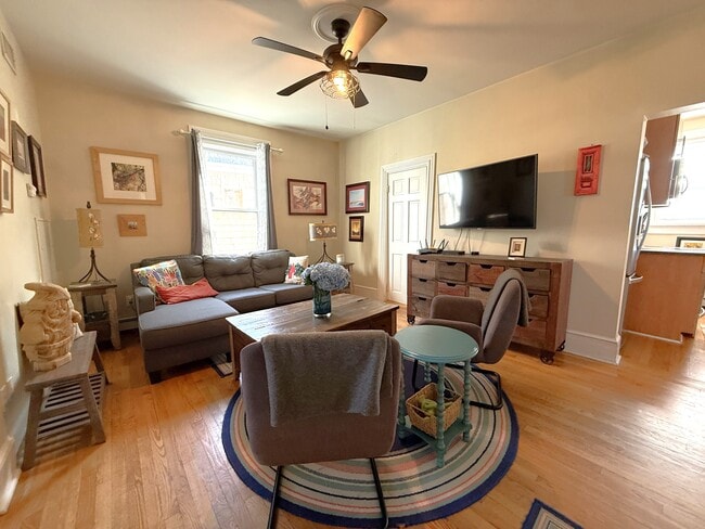 Building Photo - 3 Howard St