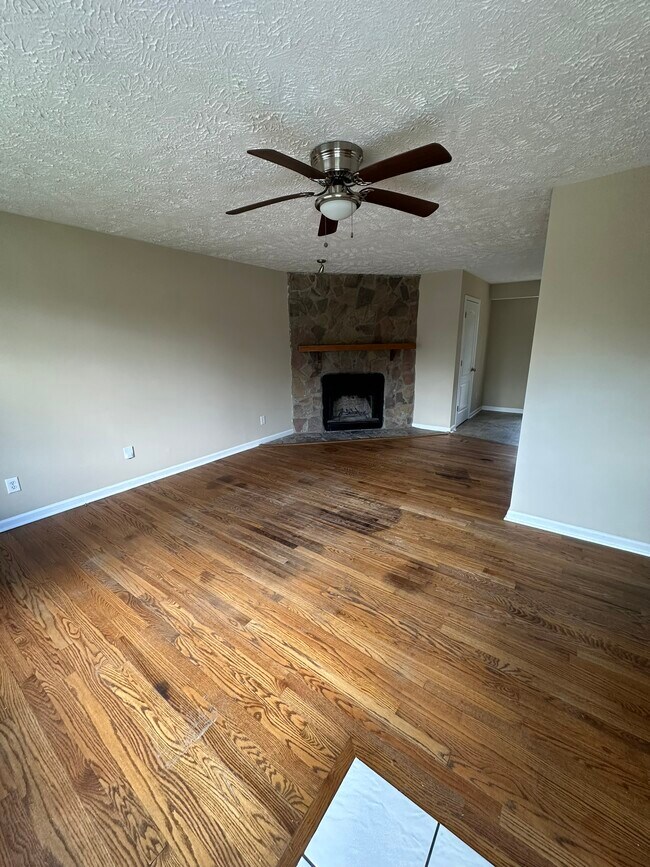 Foto del edificio - 104 Shirley Ct