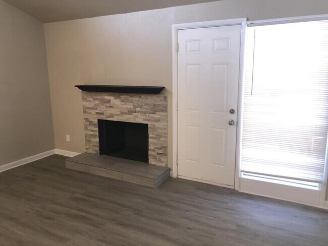 Foto del edificio - 628 E Clarion Dr