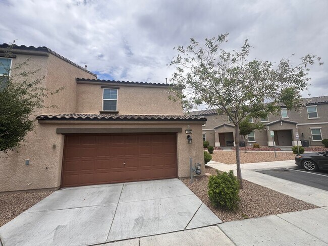 Foto del edificio - Charming 2-Story Townhome | 2 Bedrooms, 2 Baths & Community Pool