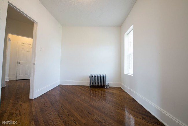 Foto del edificio - 1 br, 1 bath Apartment - 6829 S King Dr