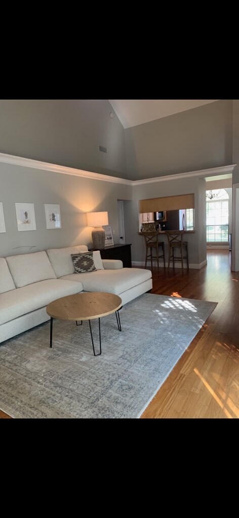 Foto del edificio - 939 E Foxhill Dr