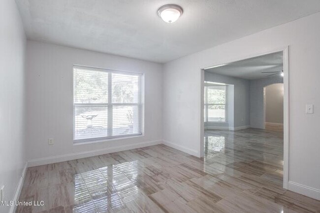 Building Photo - 22530 Saucier Lizana Rd