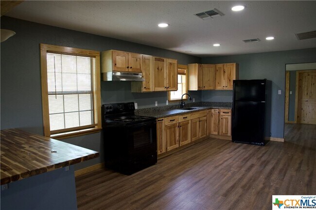 Building Photo - 1437 Co Rd 123