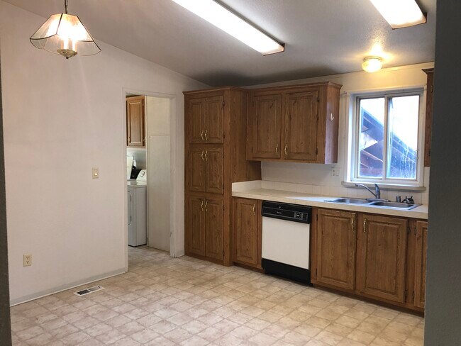 Foto del edificio - 301 NW Webb St