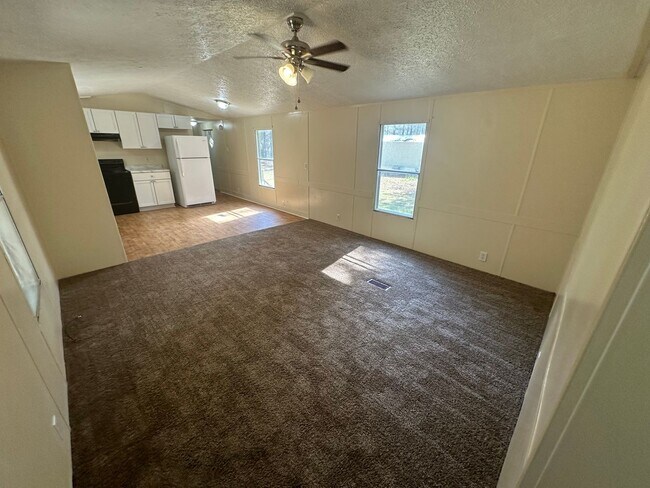 Building Photo - Mobile Home