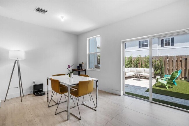 Foto del edificio - 11927 NW 46th St