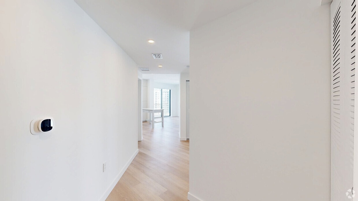 Photo - The Tropic Apartments