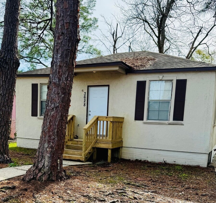 Photo - 3628 Chippewa Street (2 Bed/1 Bath) Home