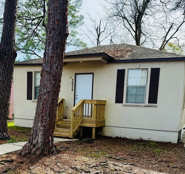 Photo - 3628 Chippewa St House