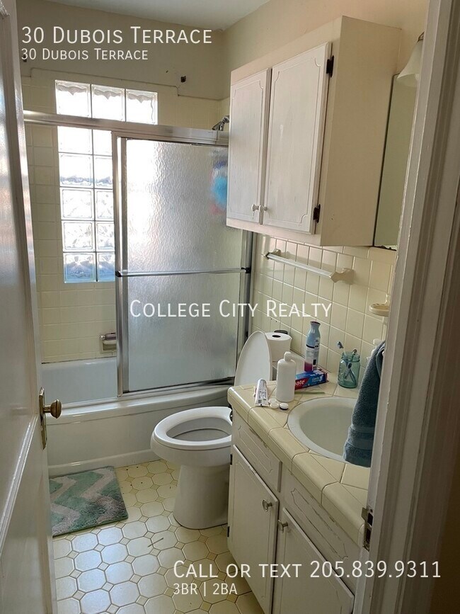 Foto del edificio - 30 Dubois Terrace