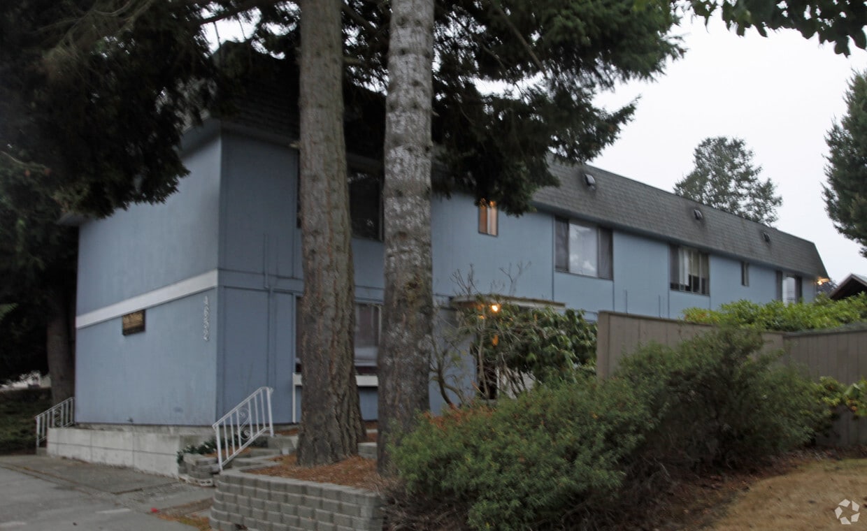 Primary Photo - Point Defiance Apartments