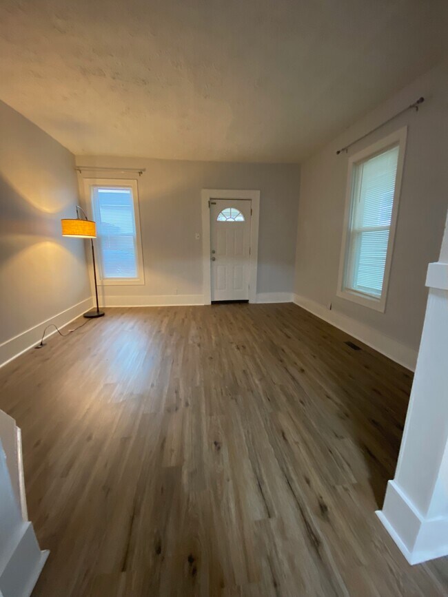 Foto del edificio - 1202 Hoefgen St