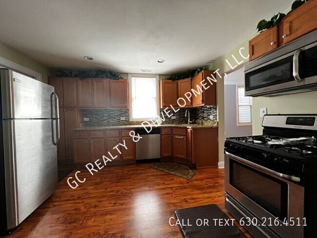 Foto del edificio - 1707 N Washtenaw Ave