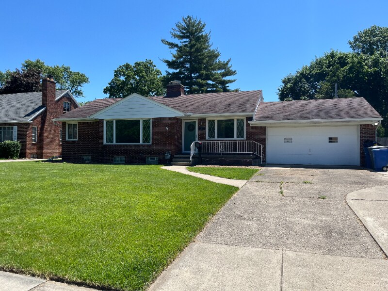 Primary Photo - 3913 Beverly Dr