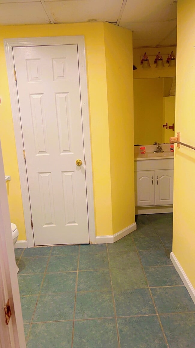 481 Helene Ave, Shirley, NY 11967 House Rental in Shirley, NY