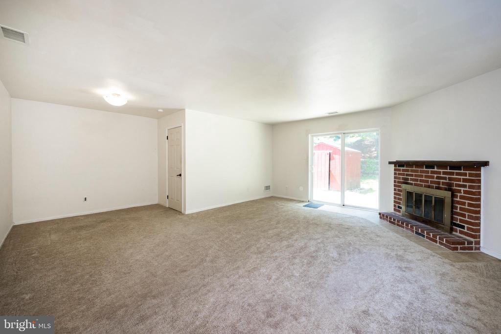 Primary Photo - 126 Lampeter Ct