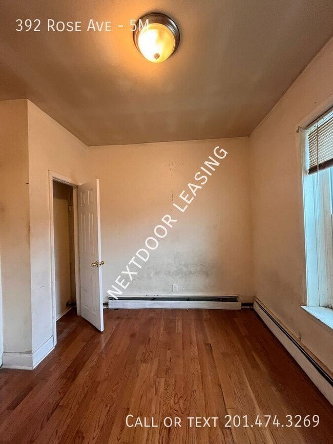 Photo - 392 Rose Ave Apartment