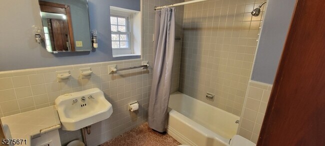 Foto del edificio - 14 Foothill Ln