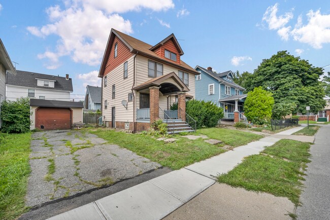Building Photo - 12721 Barrington Ave