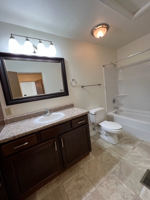 Building Photo - 323 Norbeck Ct