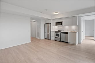 Building Photo - 480 Wilson Ave