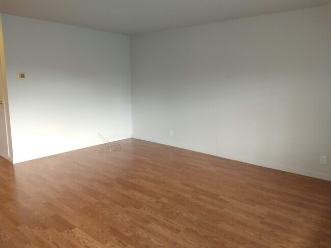 Foto del edificio - 781 Farm Dr