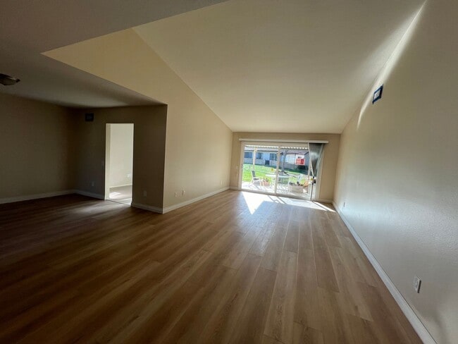 Building Photo - The Popular Freestanding El Dorado in Leisure Village