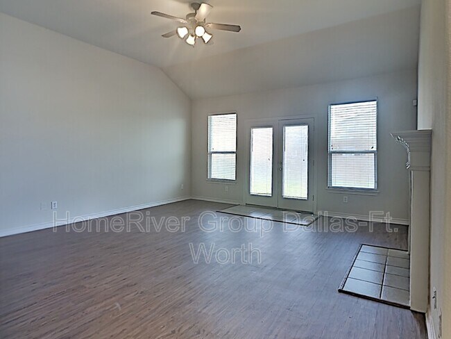 Foto del edificio - 1743 Summerwood Ln