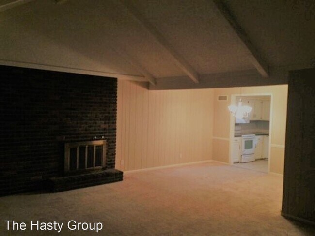 Building Photo - 3 br, 2 bath House - 11410 Oak