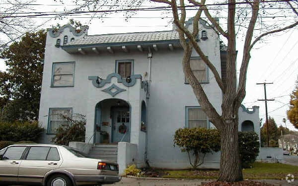 Building Photo - 1241 Seminary St